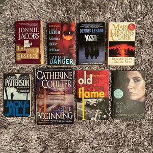 Bundle of 8 books. Mystery and thrillers. All unused or very good condition.